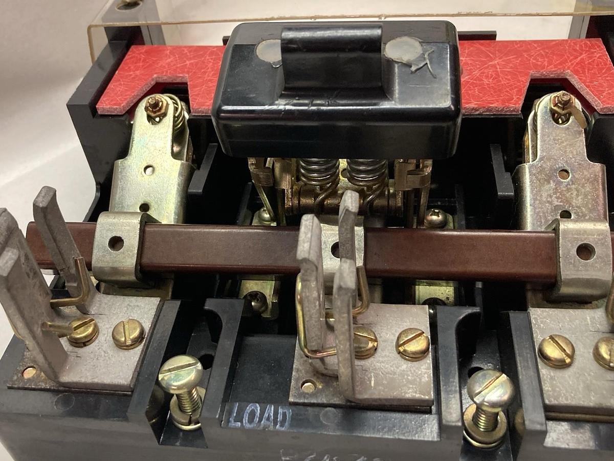 Used General Electric,343L510G9 QMW,3-Pole Switch