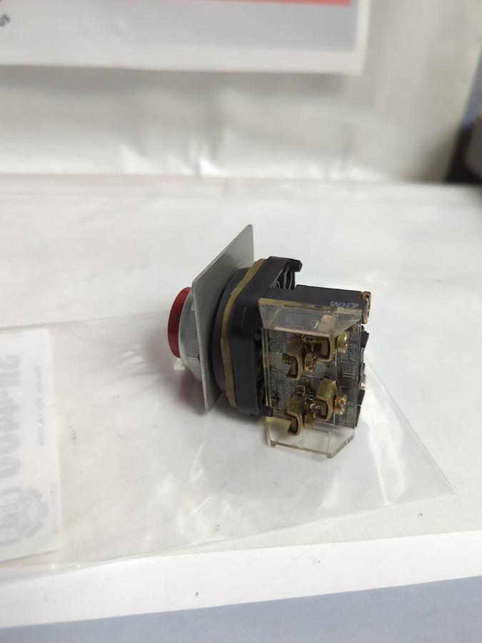Used ALLEN BRADLEY,800T-B,PUSH BUTTON RED/STOP PRE-OWNED