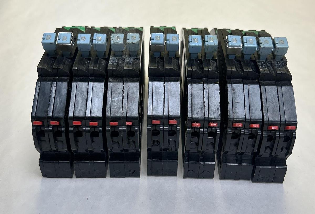 Used ZINSCO,R-38,TWIN TANDEM CIRCUIT BREAKER 15A 120/240V 2P LOT OF 7