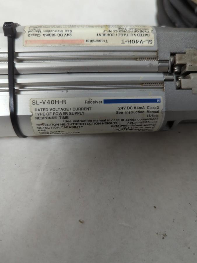 Used KEYENCE,SL-V40H-R/SL-V40H-T,LIGHT CURTAIN RECEIVER AND TRANSMITTER SET 24VDC
