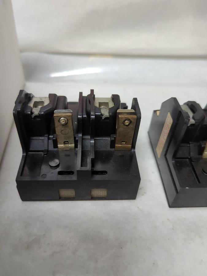 Used PUSH-O-MATIC,P4220,CIRCUIT BREAKER 20 AMP 2-POLE LOT OF 2 PRE-OWNED