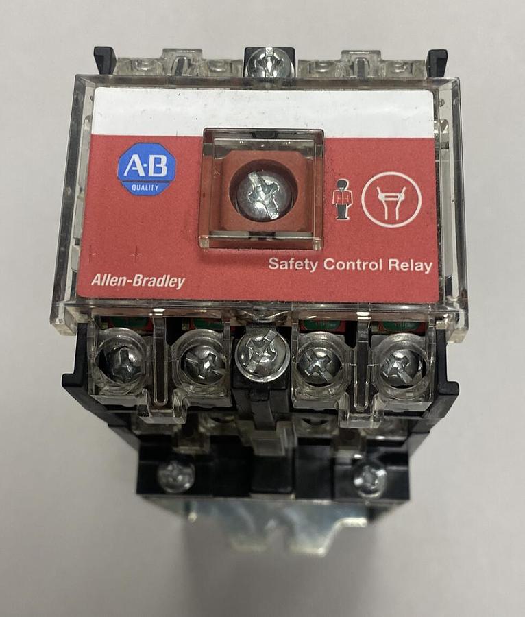 Used ALLEN BRADLEY,700S-DCP620Z24,SER E SAFETY CONTROL RELAY