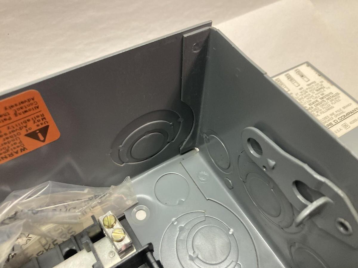 Used Square D,Q02L40RB,KLoad Center Ser G1 40A ENCLOSURE ONLY