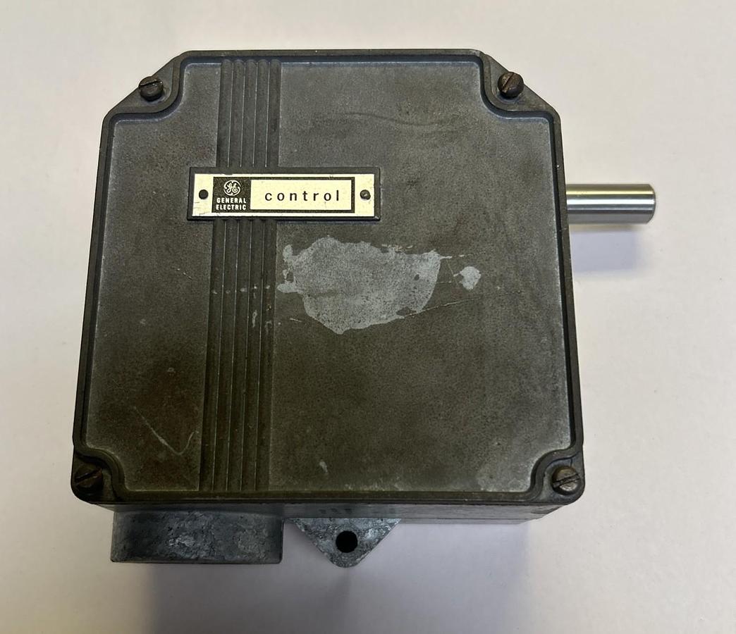 Used GENERAL ELECTRIC,CR115E462101,ROTARY LIMIT SWITCH