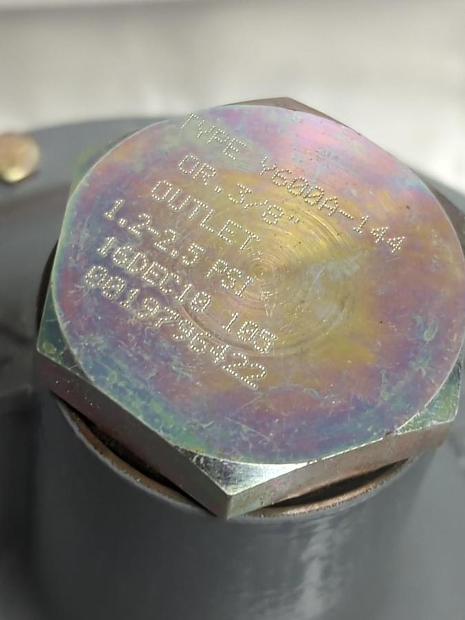 FISHER CONTROLS,Y600A-144,PRESSURE CONTROL VALVE 3/8 INCH NOS