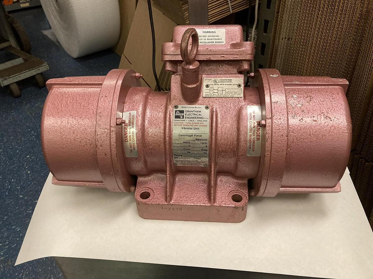 Invicta,ULB925/4 / 127729,3-Phase Vibrator Unit 460V  60 HZ  375W