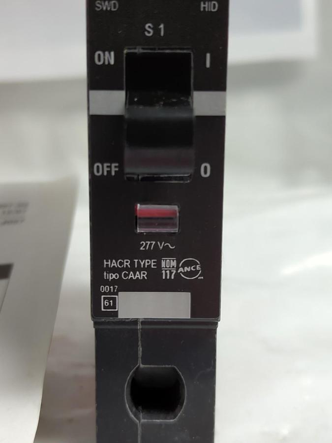 SQUARE D,EDB14020,CIRCUIT BREAKER 1-POLE 20A 277V 50/60HZ NOS