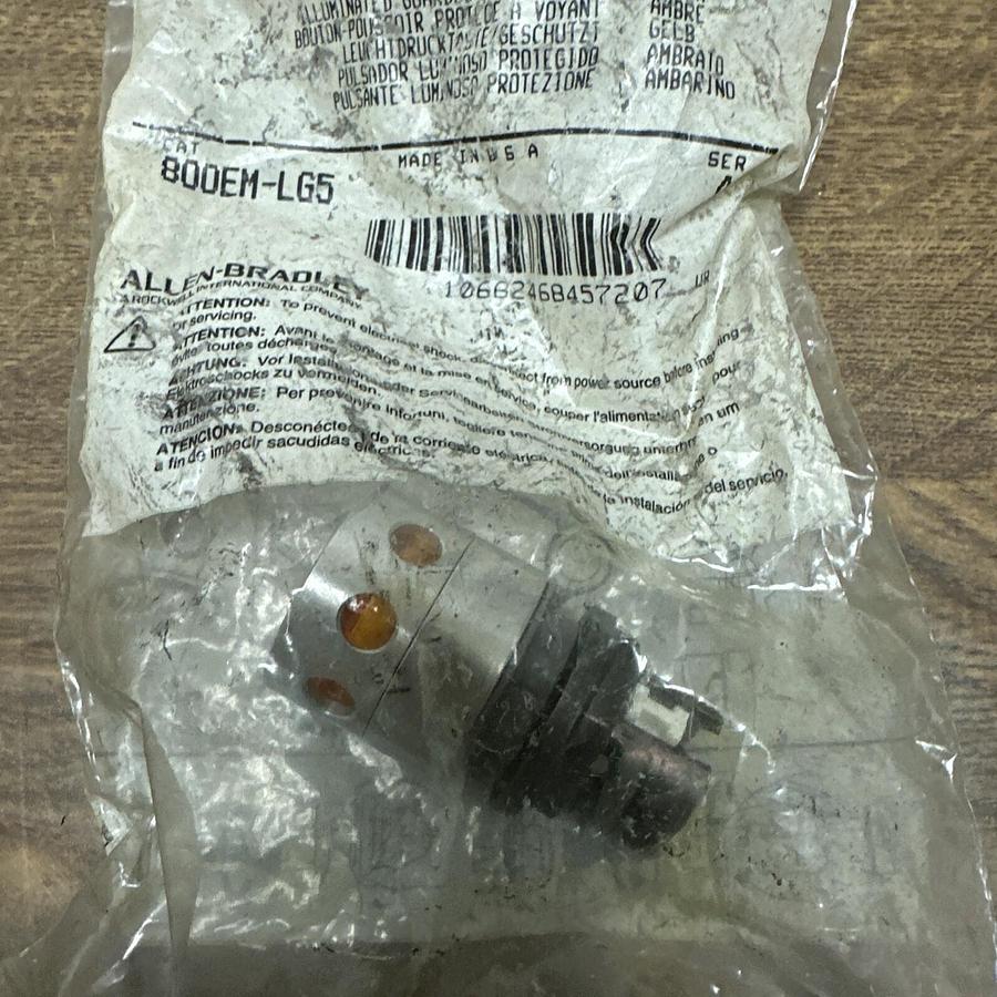 Used Allen-Bradley,800EM-LG5,Guarded Amber Push Button