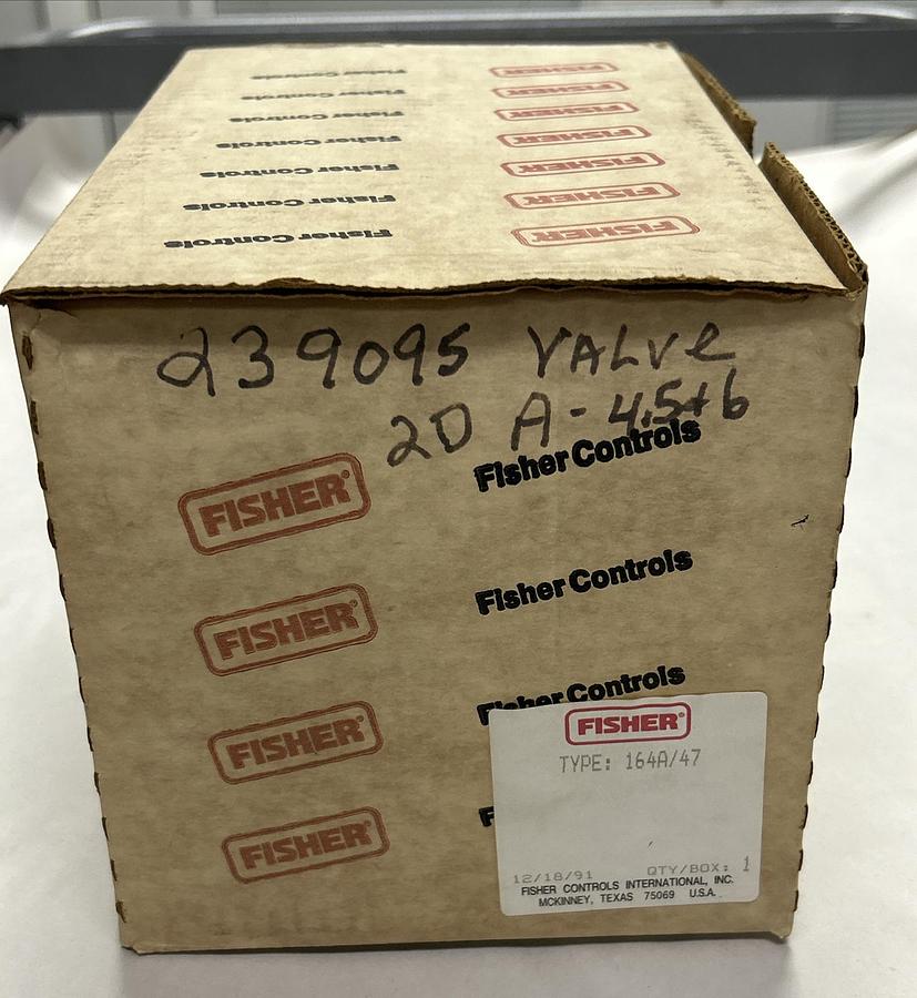 Used FISHER,164A-47,THREE-WAY REGULATOR VALVE NEW