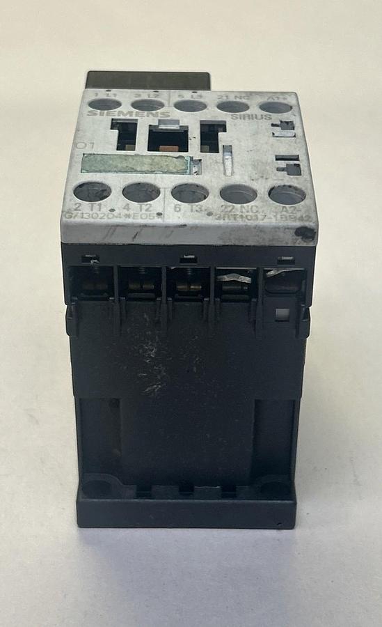 Used SIEMENS,3RT1017-1BB42,CONTACTOR