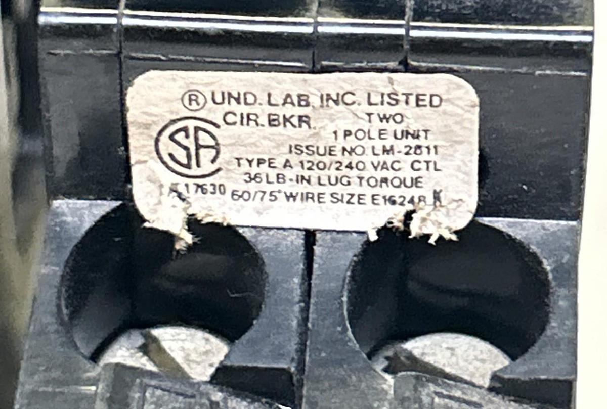 Used SYLVANIA,A220,TANDEM CIRCUIT BREAKER 20A 120/240V 2P LOT OF 2