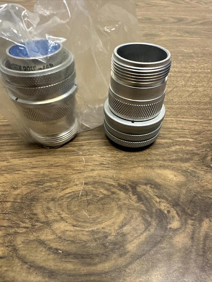Amphenol,97-3106A20-270,14 Pin Receptacle LOT of 2
