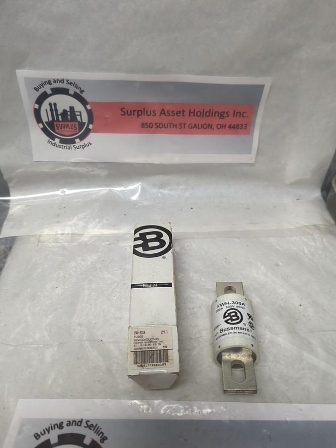 COOPER BUSSMANN,FWH-300A,SEMI-CONDUCTOR 300 AMP FUSE NOS