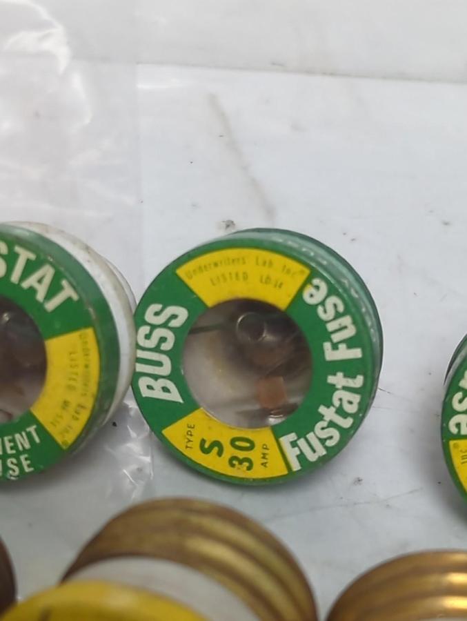Used BUSSMANN,30 AMP,SCREW IN FUSE 30 AMP LOT OF 25 PRE-OWNED
