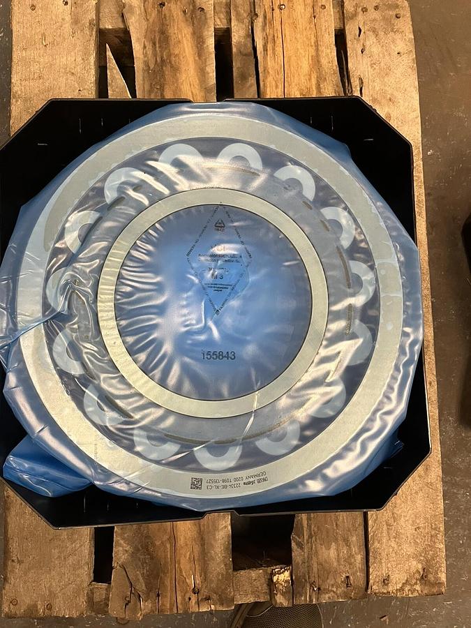 Used FAG,22334-BE-XL-C3,Spherical Roller Bearing 170x360x120