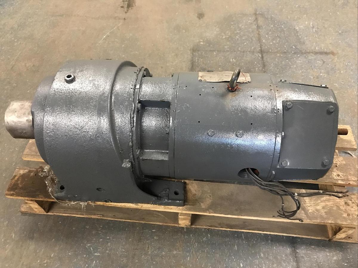 Used General Electric,7CL239DD2DA,Gear Drive KS-XR2043 Ratio 25/1 Motor 3HP 240V