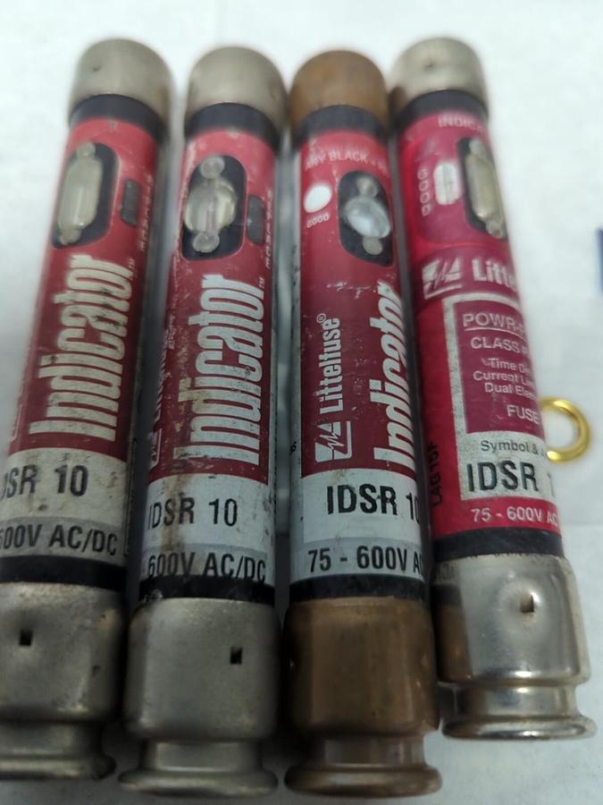 Used LITTELFUSE,IDSR10,INDICATOR 10 AMP FUSE LOT OF 4 PRE-OWNED