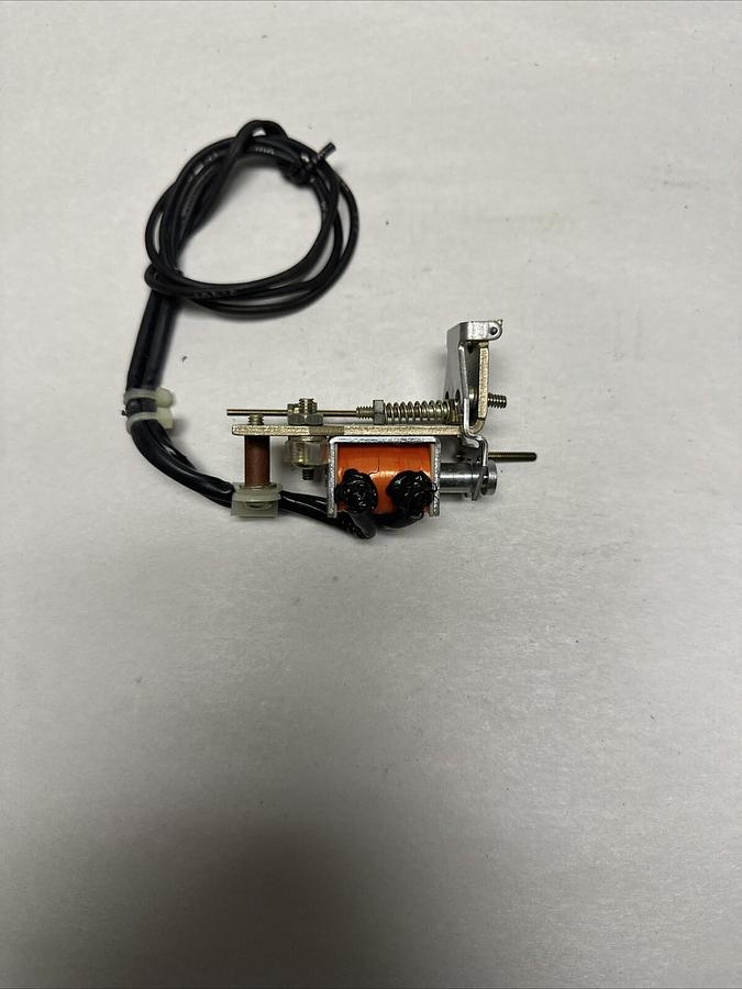 Westinghouse,4995B10G07,Under Voltage Release 24 V NEW (G050)