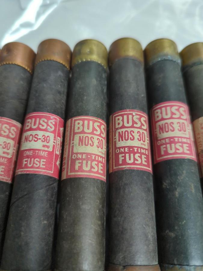 Used COOPER BUSSMANN,NOS 30,ONE-TIME 30 AMP FUSE LOT OF 8 PRE-OWNED