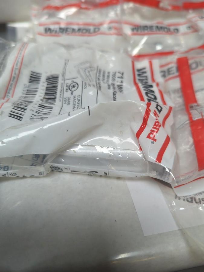 WIREMOLD/LEGRAND,711WH,SERIES 700 RACEWAY 90° FLAT ELBOW LOT OF 12 NEW