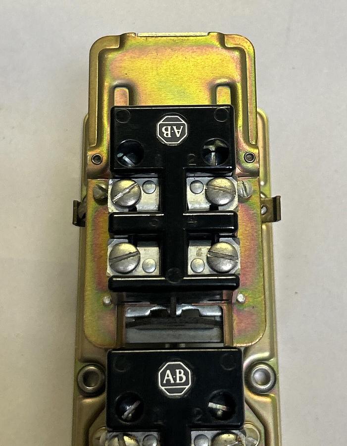 Used ALLEN BRADLEY,849-AXX,PNEUMATIC TIMER