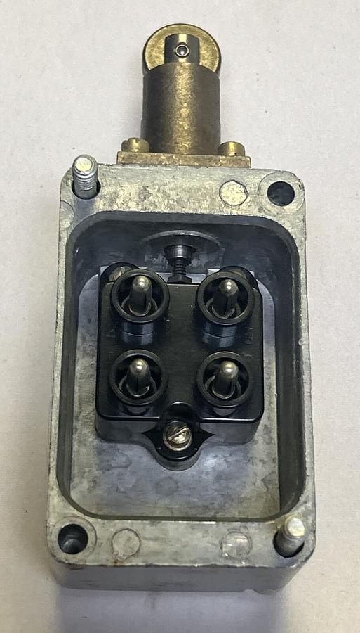 Used HONEYWELL MICRO SWITCH,205LS1,LIMIT SWITCH NEW