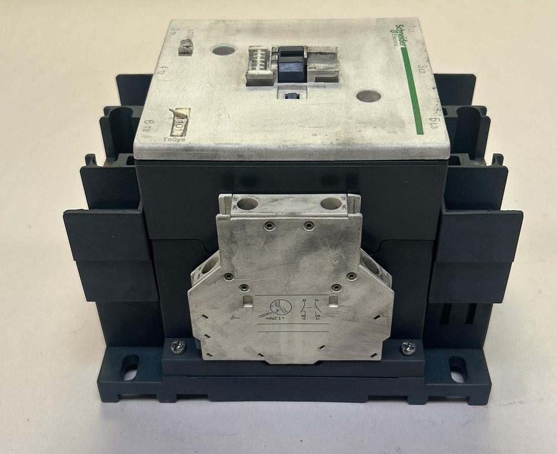 Used SCHNEIDER ELECTRIC,LC1D1156,CONTACTOR