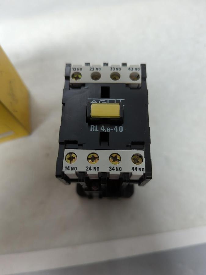 AGUT,RL4.a-40,CONTACTOR 120V 60HZ NOS