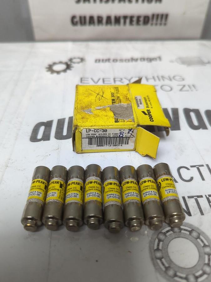 COOPER BUSSMANN,LP-CC-30,LOW PEAL 30 AMP FUSES LOT OF 8