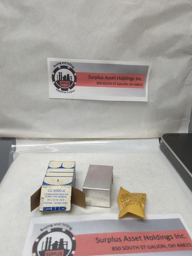 BUD,CU-3000-A,COMBO SNAP OR SCREW TYPE MINI-BOX 2-3/4 LX2-1/8WX1-5/8H INCHES NOS