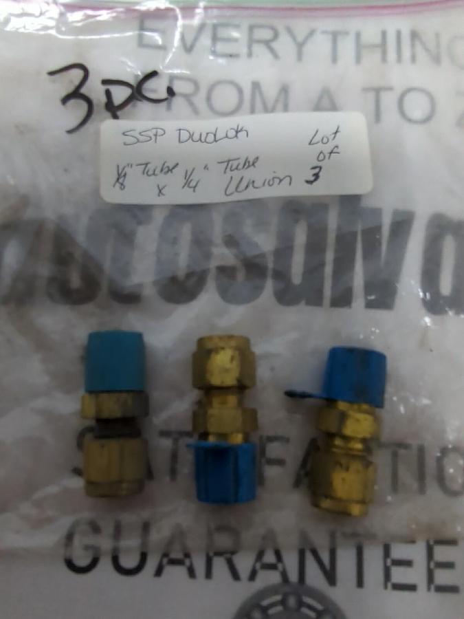 SSP DUOLOK,NA,1/8 INCH TUBE X 1/4 INCH TUBE BRASS STRAIGHT UNION LOT OF 3 NOS
