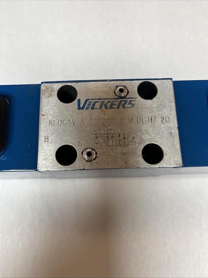 Used VICKERS,KFDG4V-3-33C20N-Z-M-U1-H7-20,PROPORTIONAL SERVO VALVE