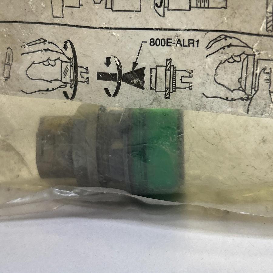 Used ALLEN BRADLEY,800EM-P3,GREEN PILOT LIGHT NOS