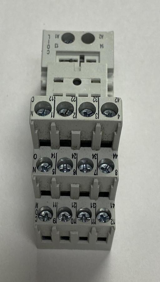 ALLEN BRADLEY,700-HN104,SER D SOCKET NOS