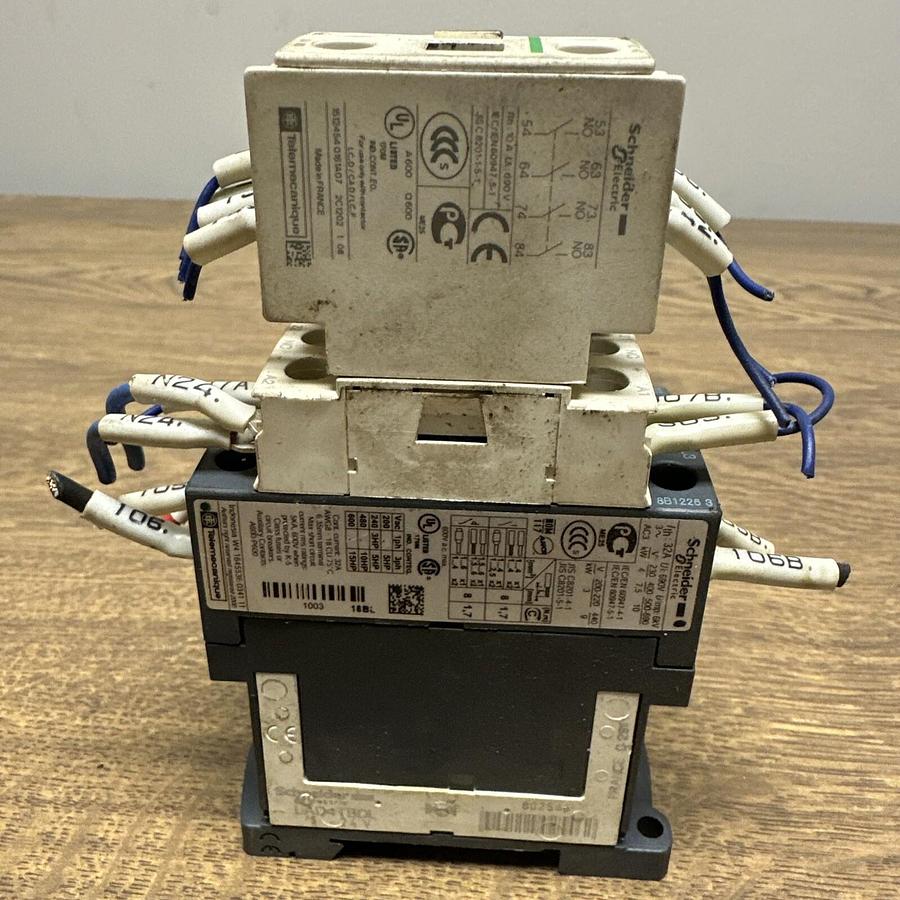Used Schneider,LADN40,with LC1D18 contactor