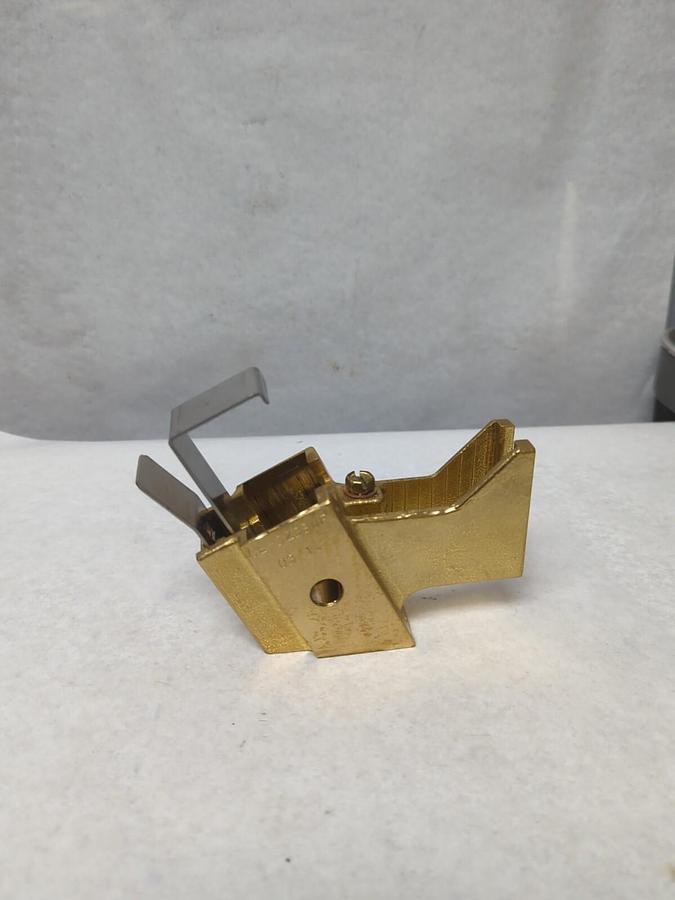 GENERAL ELECTERIC,GE-323BUF,CARBON BRUSH HOLDER 03/14 NOS