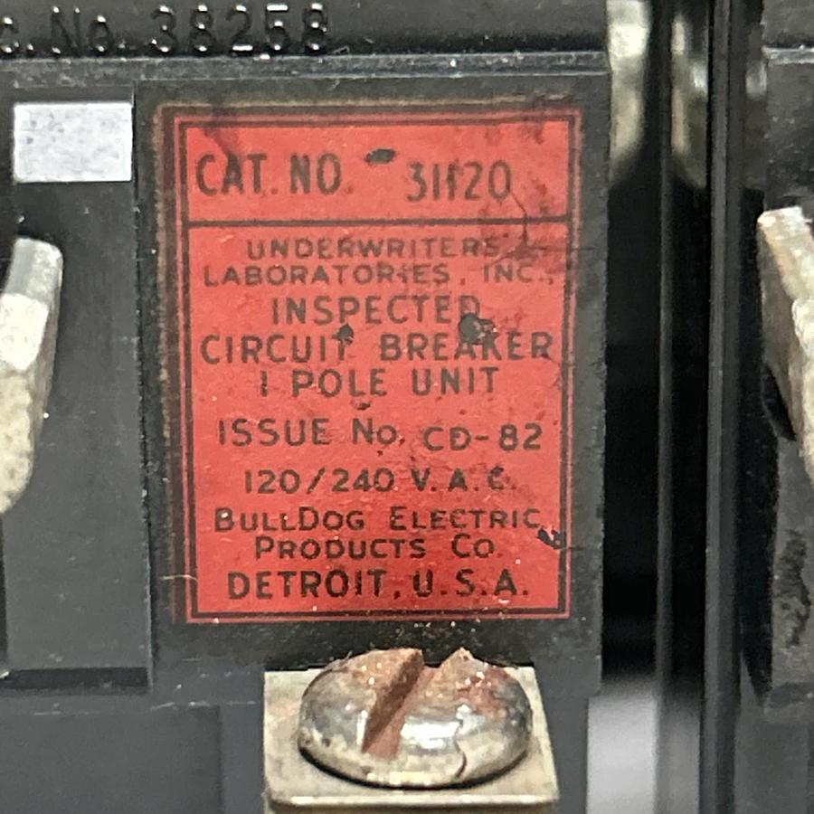 Used BULLDOG ELECTRIC,31120,PUSHMATIC CIRCUIT BREAKER 20A 120/240V 1P LOT OF 7