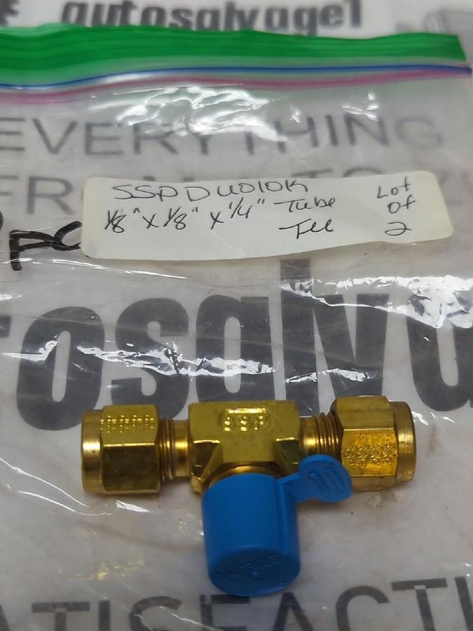 SSP DUOLOK,NA,1/8 IN X1/8 IN X1/4 IN TUBE FITTING TEE LOT OF 2 NOS