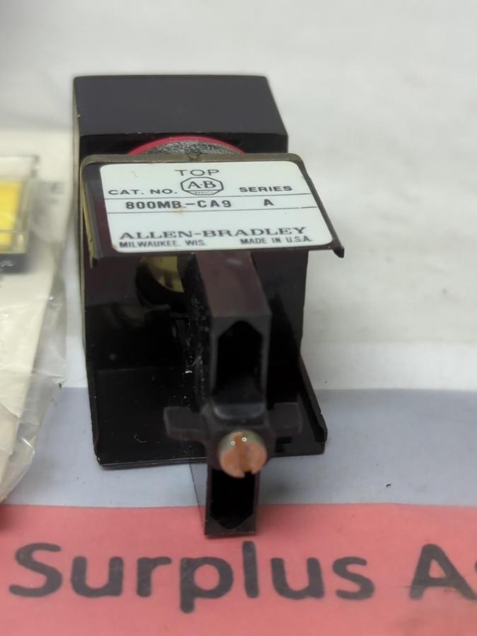 ALLEN-BRADLEY,800MB-CA9,SERIES A SQUARE FLUSH HEAD PUSHBUTTON NOS