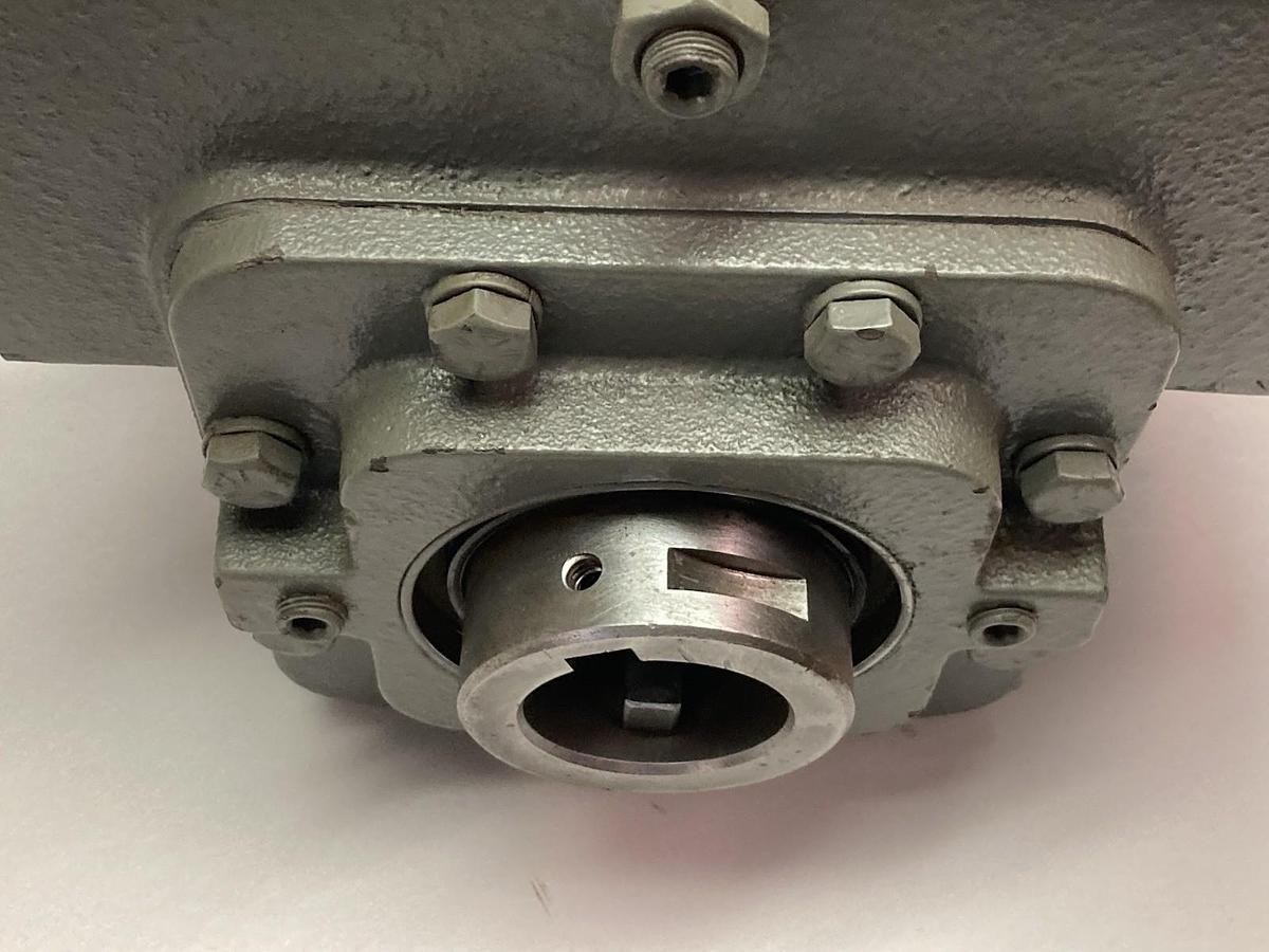 Used Winsmith,924-W8S061XGFT,Speed Reducer Ratio:50 9Hp 1750RPM 0.59 kWa