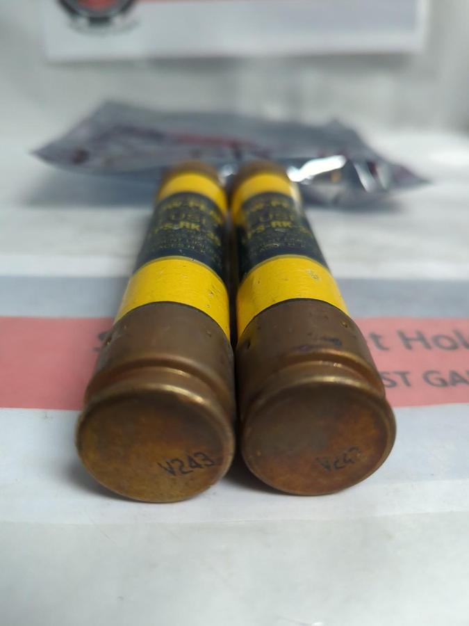 Used COOPER BUSSMANN,LPS-RK-35,LOW-PEAK 35 AMP FUSE LOT OF 2 PRE-OWNED