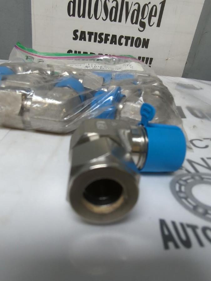 SSP DUOLOK,NA,1/2 IN TUBE X 3/8 IN TUBE UNION ELBOW LOT OF 8 NOS