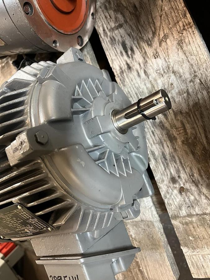 SIEMENS,1LA0182-6FP21,RGZP EPACT MOTOR 1.5HP 3PH 1160RPM 182T