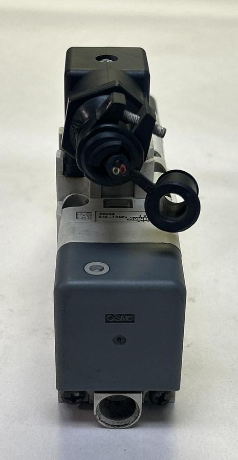 Used SMC,VQ7-6-FIG-D,DOUBLE SOLENOID VALVE