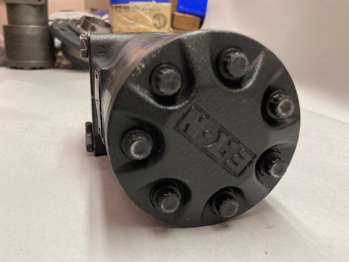 Used Char-Lynn,101-1023-009,Hydraulic Motor