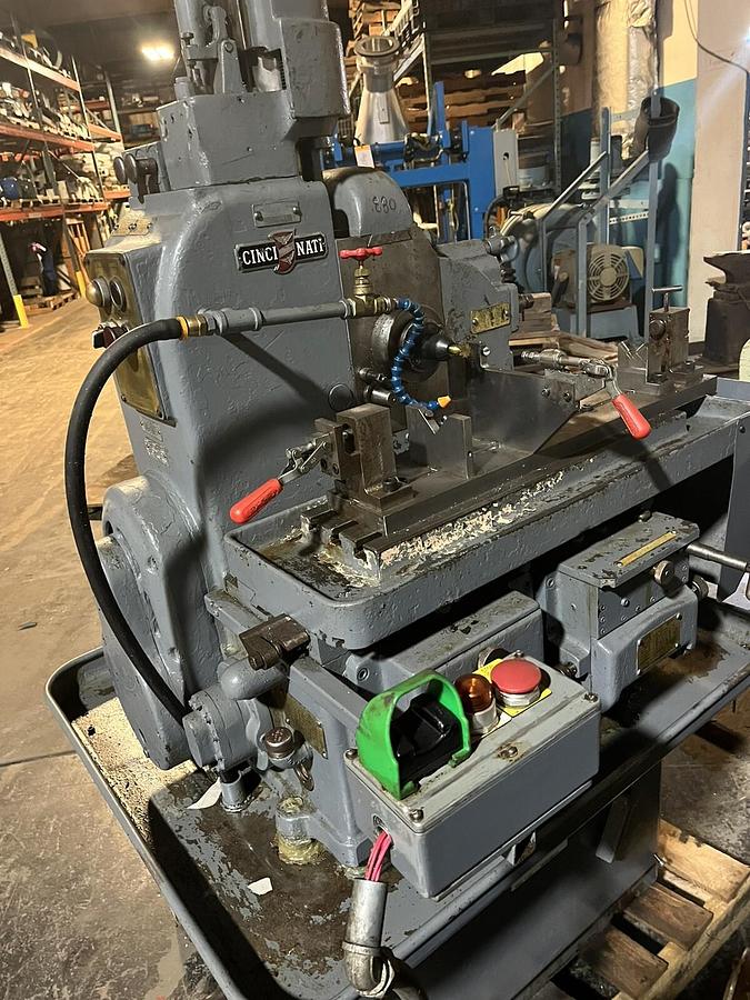 Used Cincinnati,0-8 R&F,Spindle Milling Machine
