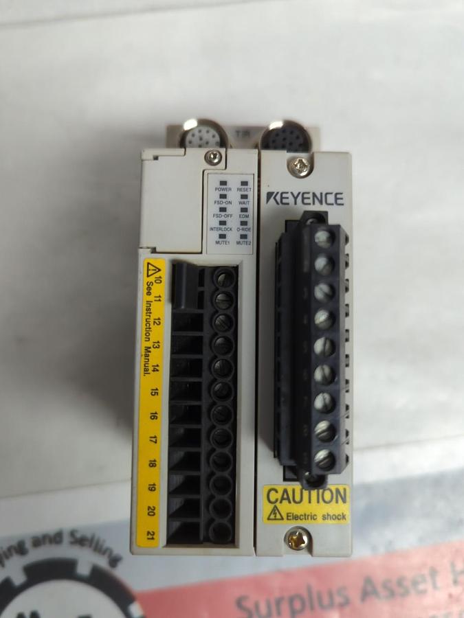 Used KEYENCE,SL-T11R,SAFETY LIGHT CURTAIN TERMINAL RELAY PRE-OWNED