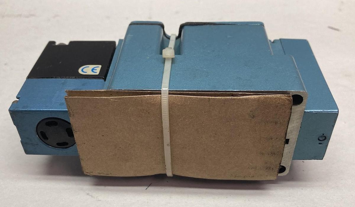 Used MAC,6211CC-000-PM-111DA,Solenoid Valve 120/110V 60/50Hz