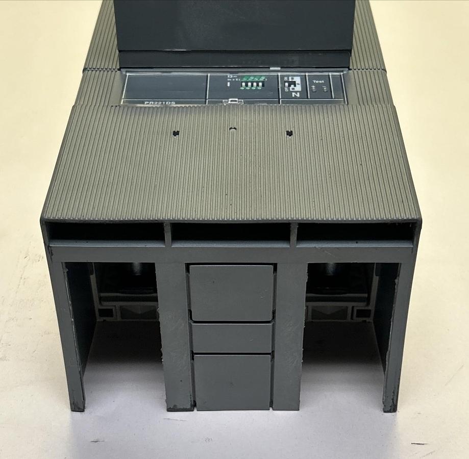 Used ABB,T5H400,CIRCUIT BREAKER 400A 600V 3P