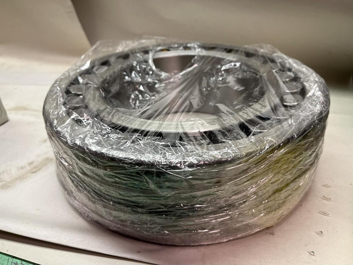 SKF,23134,SPHERICAL ROLLER BEARING 170 mm Bore 280 mm OD 88 mm W